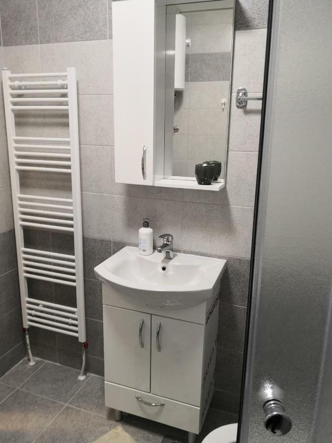 Apartman Gaga Lukavica Exterior photo